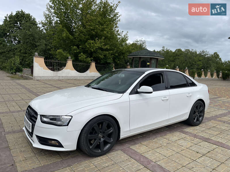 Седан Audi A4 2012 в 