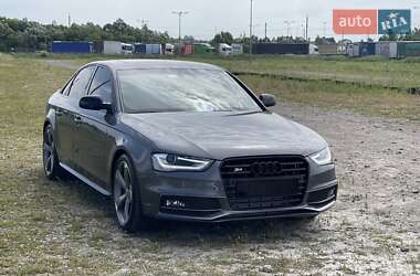 Седан Audi A4 2015 в Львове