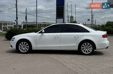 Седан Audi A4 2014 в 