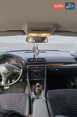 Седан Audi A4 2001 в 