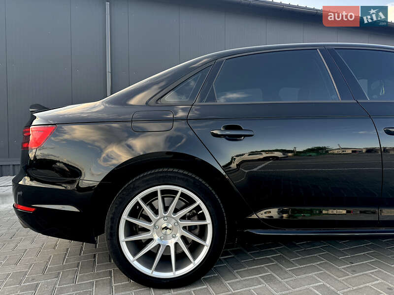 Седан Audi A4 2016 в Новоукраинке