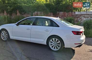 Седан Audi A4 2016 в 