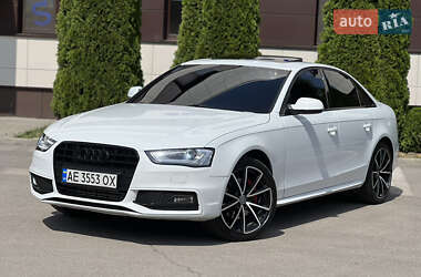 Седан Audi A4 2015 в 