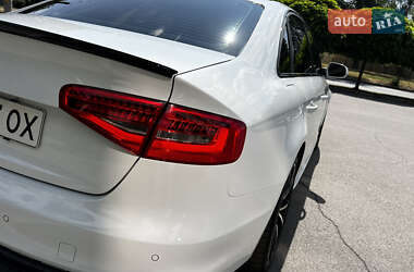 Седан Audi A4 2015 в 