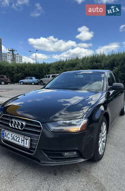 Седан Audi A4 2013 в Киеве