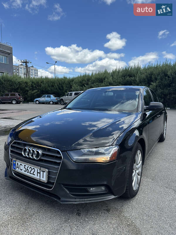 Седан Audi A4 2013 в Киеве