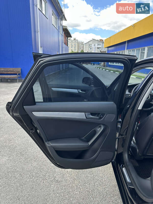 Седан Audi A4 2013 в Киеве