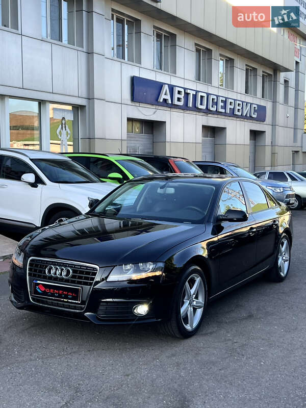 Седан Audi A4 2011 в Одессе