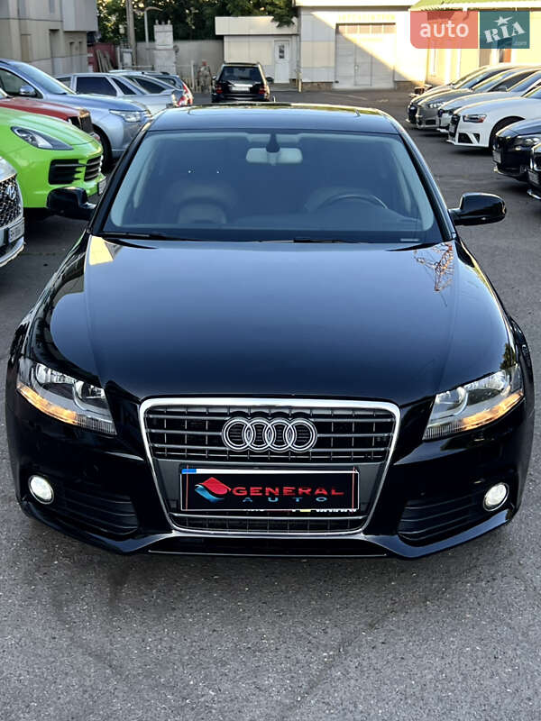Седан Audi A4 2011 в Одессе