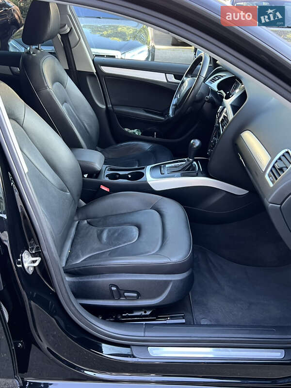 Седан Audi A4 2011 в Одессе