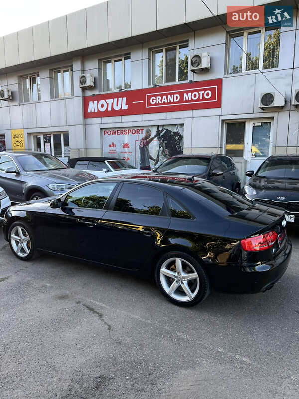 Седан Audi A4 2011 в Одессе
