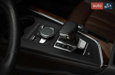 Седан Audi A4 2019 в 
