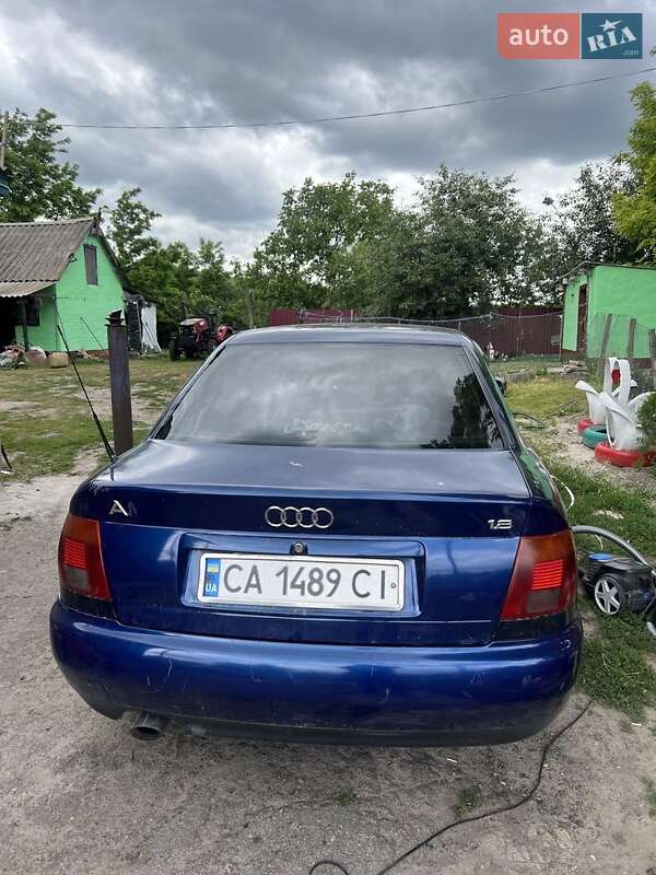 Седан Audi A4 1995 в 