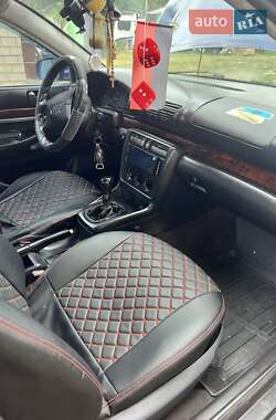 Седан Audi A4 1995 в 