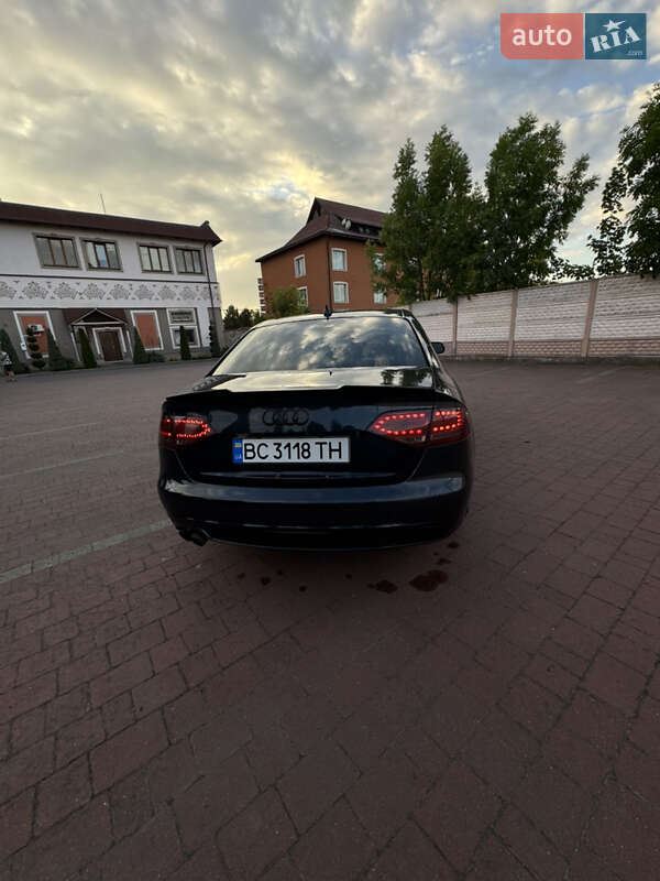 Седан Audi A4 2012 в Стрые