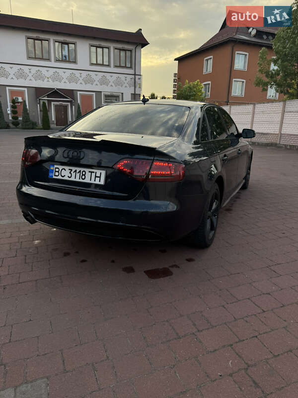 Седан Audi A4 2012 в Стрые