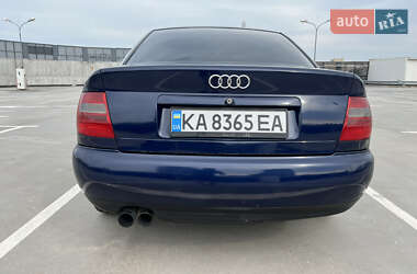 Седан Audi A4 1997 в 