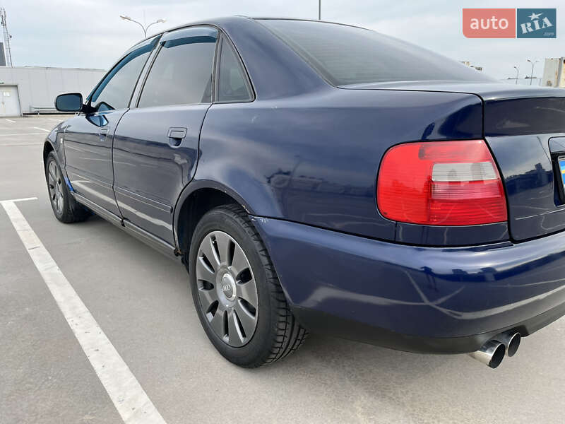 Седан Audi A4 1997 в Киеве
