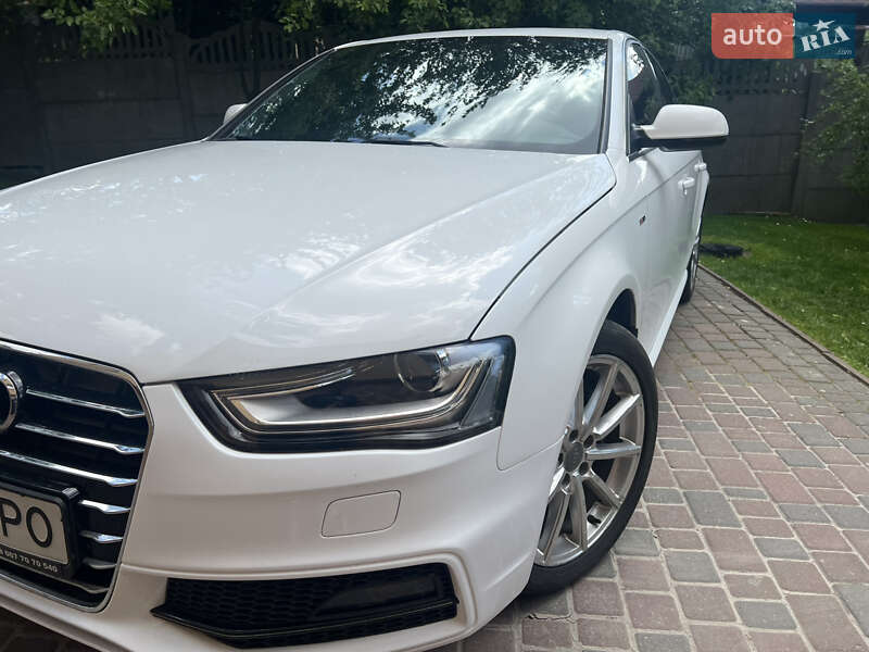 Седан Audi A4 2015 в Львове