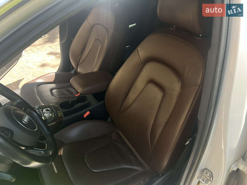 Седан Audi A4 2015 в Львове