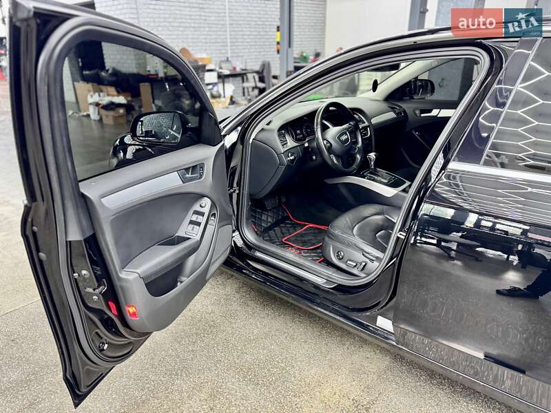 Седан Audi A4 2012 в Киеве