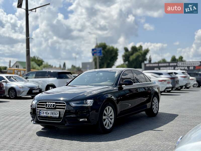 Седан Audi A4 2012 в Киеве