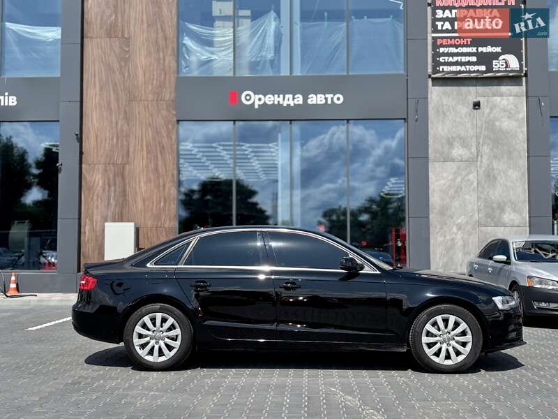 Седан Audi A4 2012 в Киеве