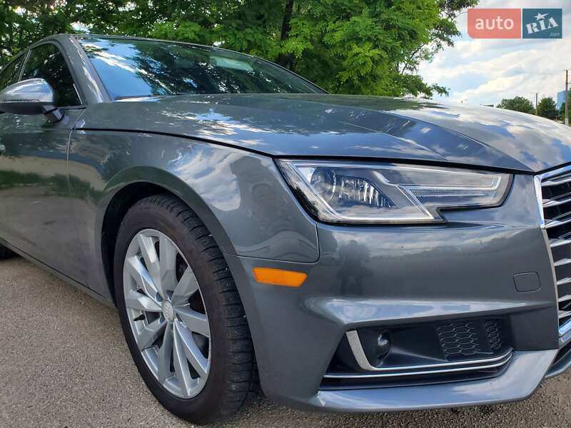 Седан Audi A4 2016 в Кропивницком