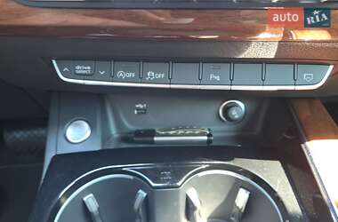 Седан Audi A4 2021 в 