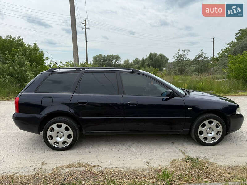 Универсал Audi A4 2000 в Вараше