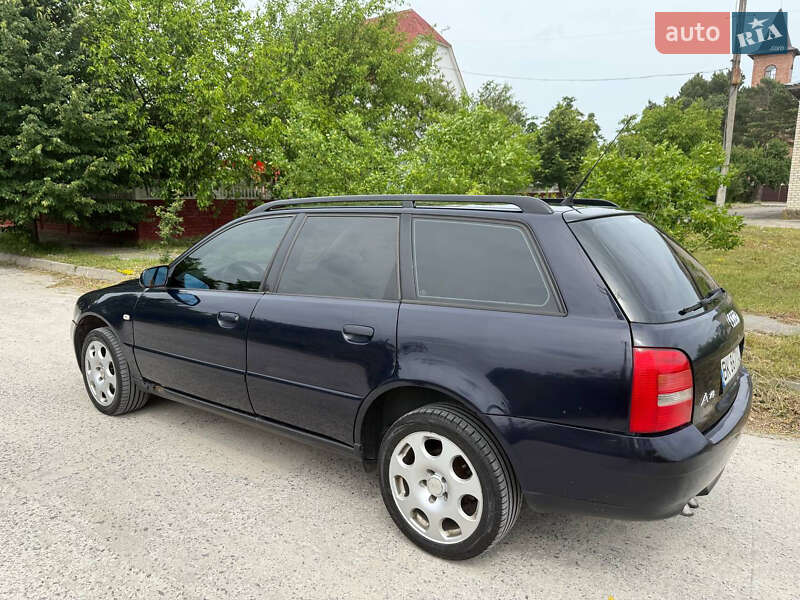 Универсал Audi A4 2000 в Вараше