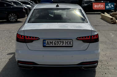 Седан Audi A4 2022 в 