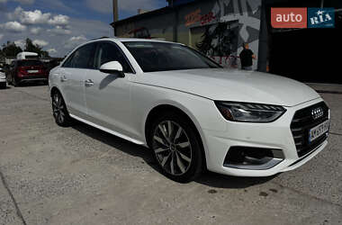 Седан Audi A4 2022 в Житомирі