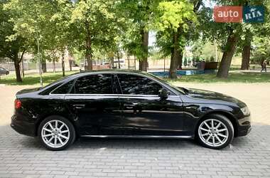 Седан Audi A4 2014 в 