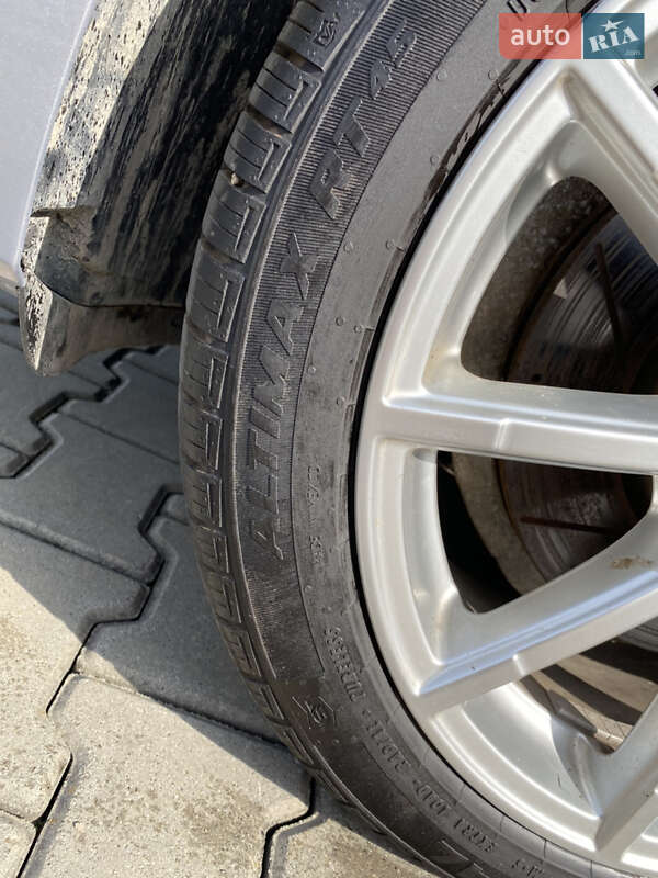 Седан Audi A4 2014 в Ивано-Франковске