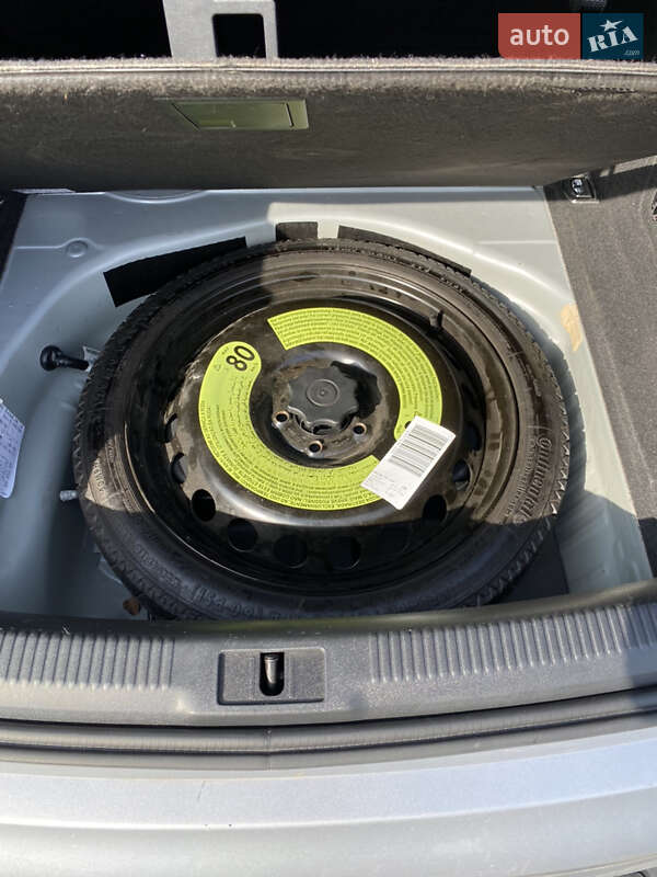 Седан Audi A4 2014 в Ивано-Франковске