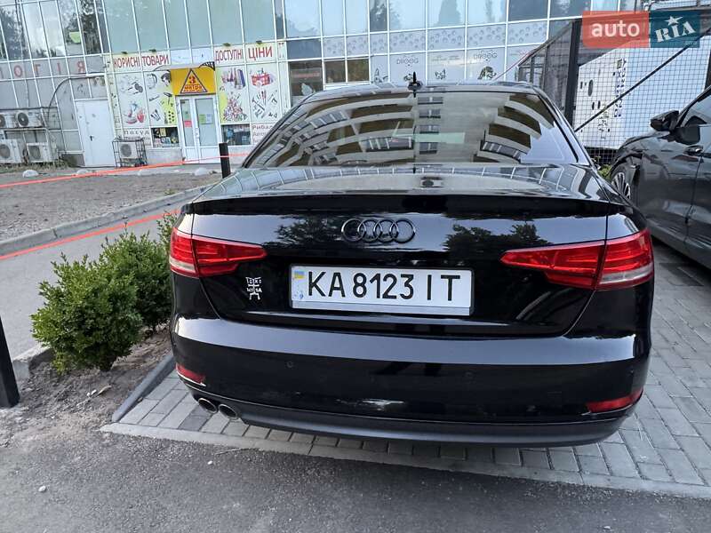 Седан Audi A4 2017 в Киеве