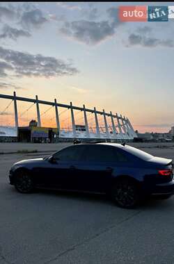 Седан Audi A4 2019 в 