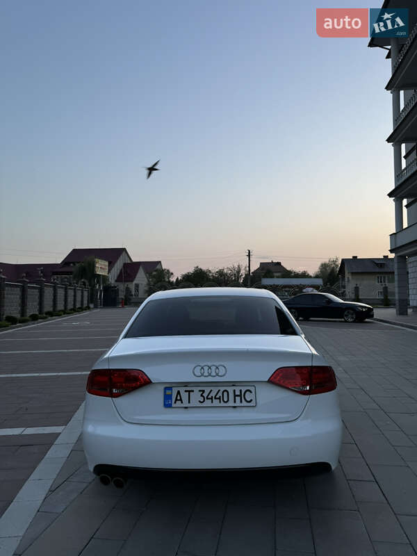 Седан Audi A4 2010 в Ивано-Франковске