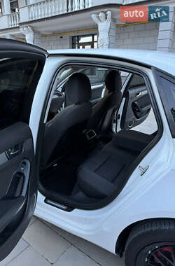 Седан Audi A4 2010 в 