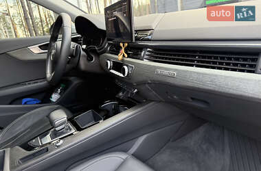 Седан Audi A4 2020 в 