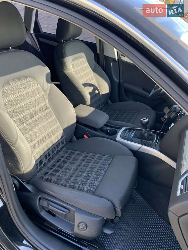 Універсал Audi A4 2012 в Луцьку