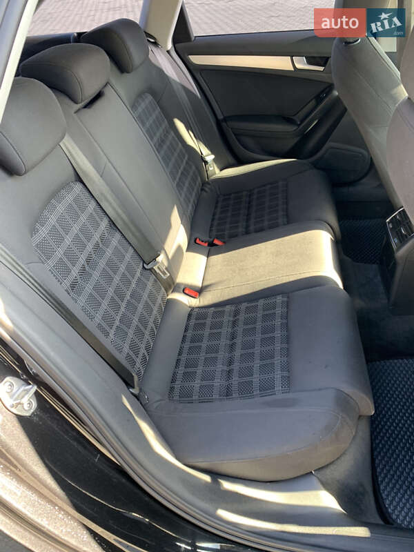 Універсал Audi A4 2012 в Луцьку