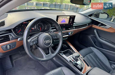 Седан Audi A4 2020 в 