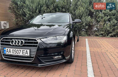 Седан Audi A4 2015 в Киеве