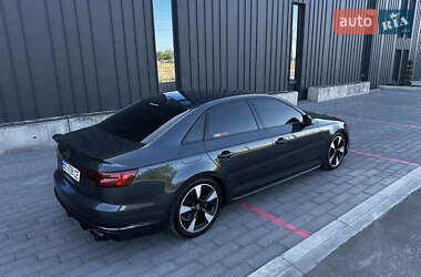 Седан Audi A4 2018 в 