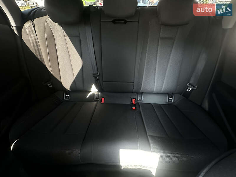 Универсал Audi A4 2017 в Львове
