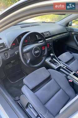 Седан Audi A4 2004 в 