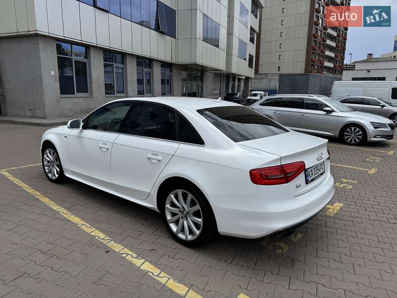 Седан Audi A4 2013 в Киеве