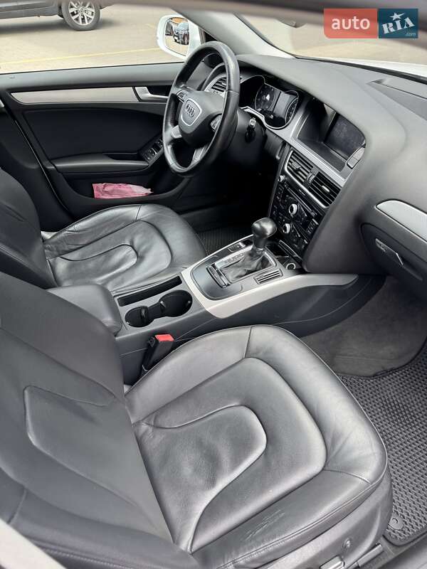 Седан Audi A4 2013 в Киеве